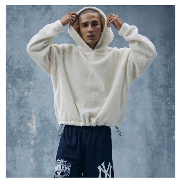 NWT Urban Outfitters Standard Cloth Free Throw Pile Fleece Crewneck Sweatshirt S - Picture 8 of 14